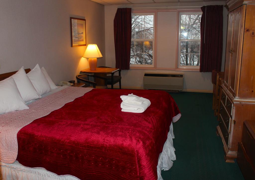 Anchorage Inn Burlington Bagian luar foto