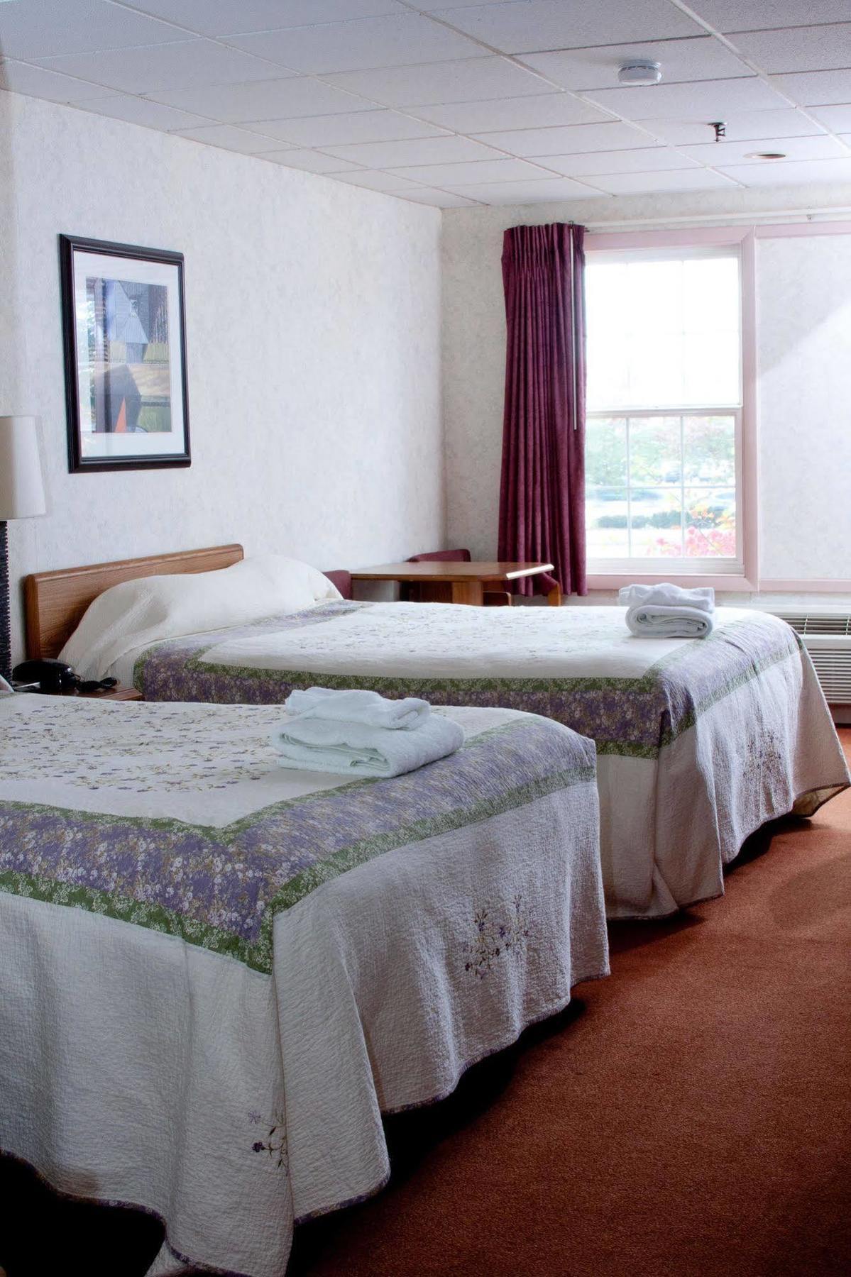 Anchorage Inn Burlington Bagian luar foto