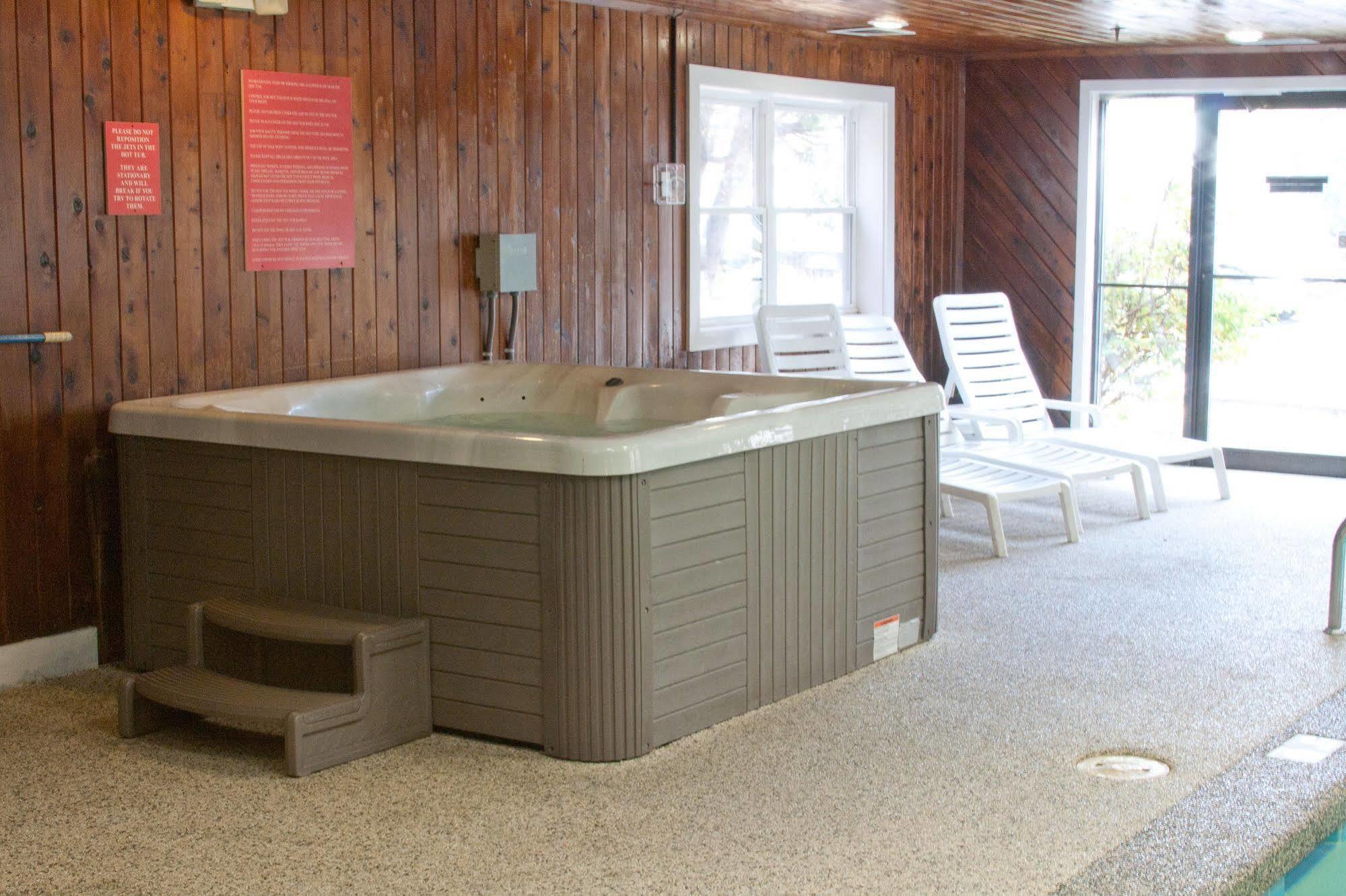 Anchorage Inn Burlington Bagian luar foto