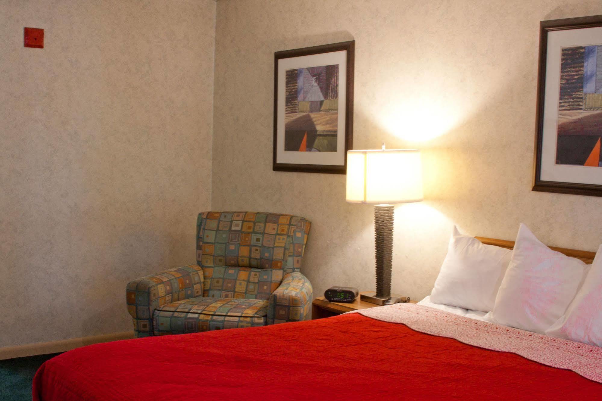 Anchorage Inn Burlington Bagian luar foto